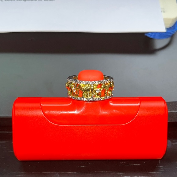 - 18k GP Elephant Ring CZ stones - Picture 4 of 8